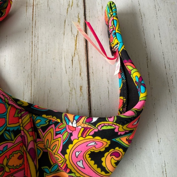 Victoria’s Secret beach sexy gorgeous push-up swim top multicolored paisley 36 C - Picture 4 of 12